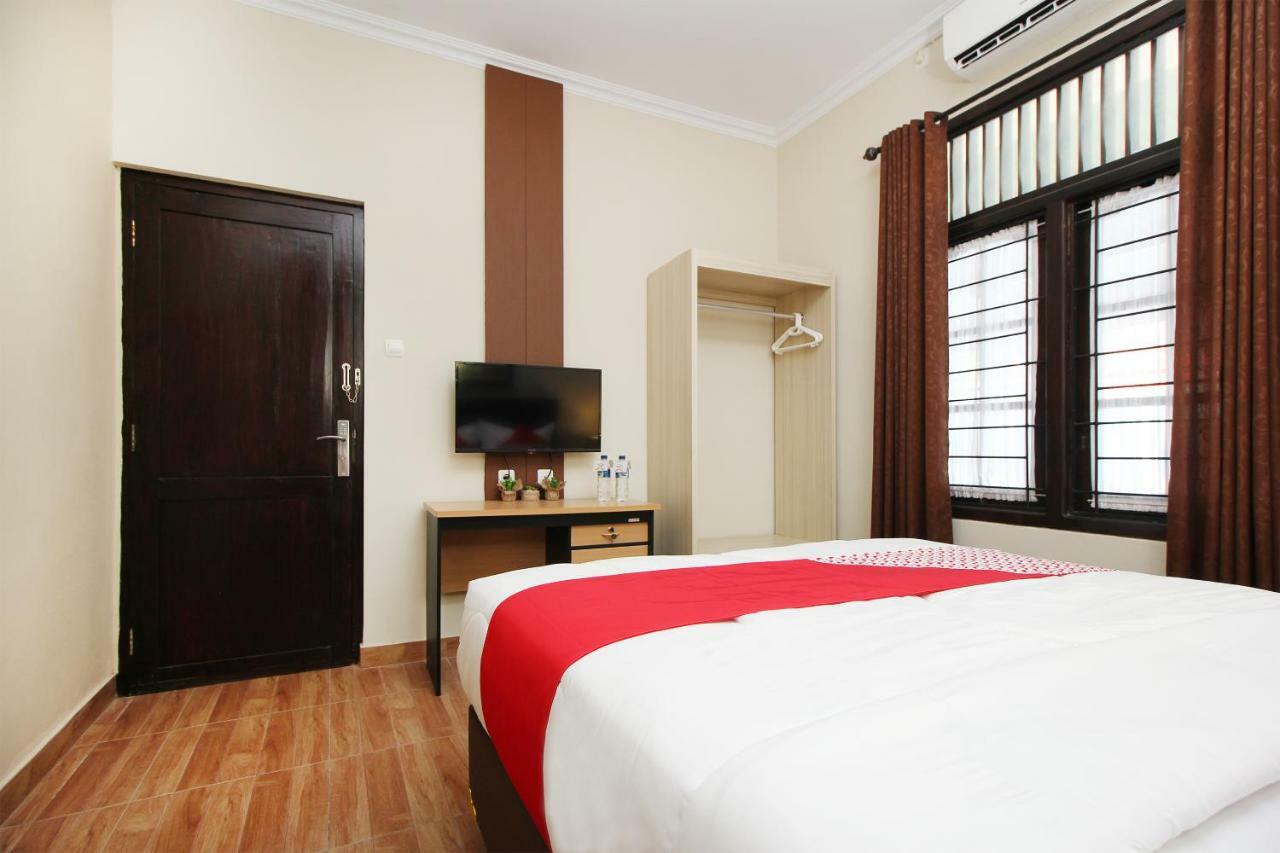 Oyo 572 Omah Gedongkuning Syariah Homestay Yogyakarta Exterior photo